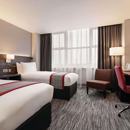 Ramada By Wyndham Leeds East Ξενοδοχείο Εξωτερικό φωτογραφία