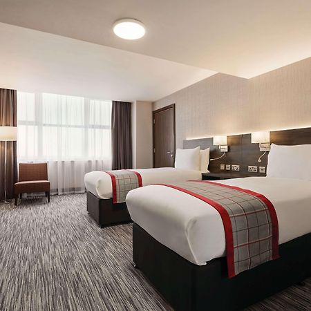Ramada By Wyndham Leeds East Ξενοδοχείο Εξωτερικό φωτογραφία