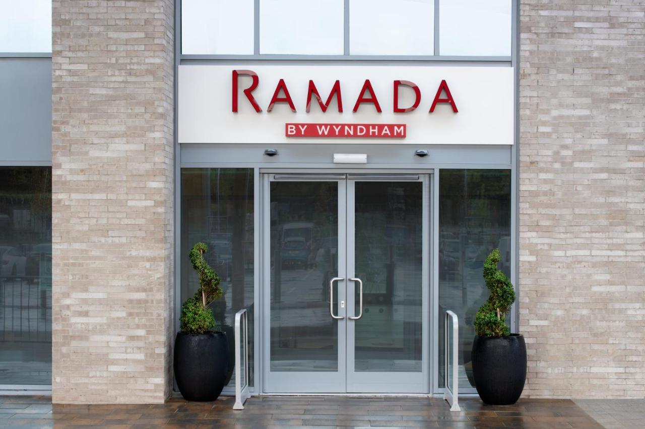 Ramada By Wyndham Leeds East Ξενοδοχείο Εξωτερικό φωτογραφία