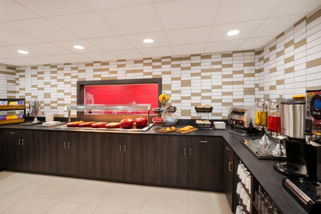 Ramada By Wyndham Leeds East Ξενοδοχείο Εξωτερικό φωτογραφία