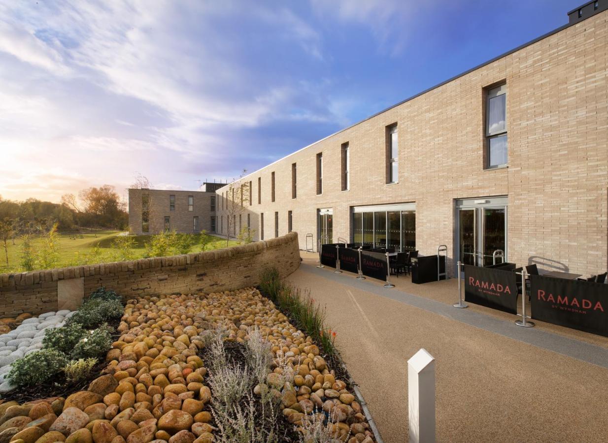 Ramada By Wyndham Leeds East Ξενοδοχείο Εξωτερικό φωτογραφία