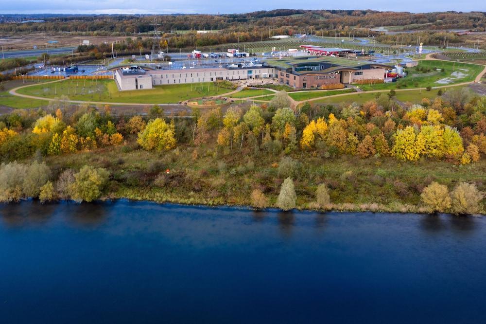 Ramada By Wyndham Leeds East Ξενοδοχείο Εξωτερικό φωτογραφία