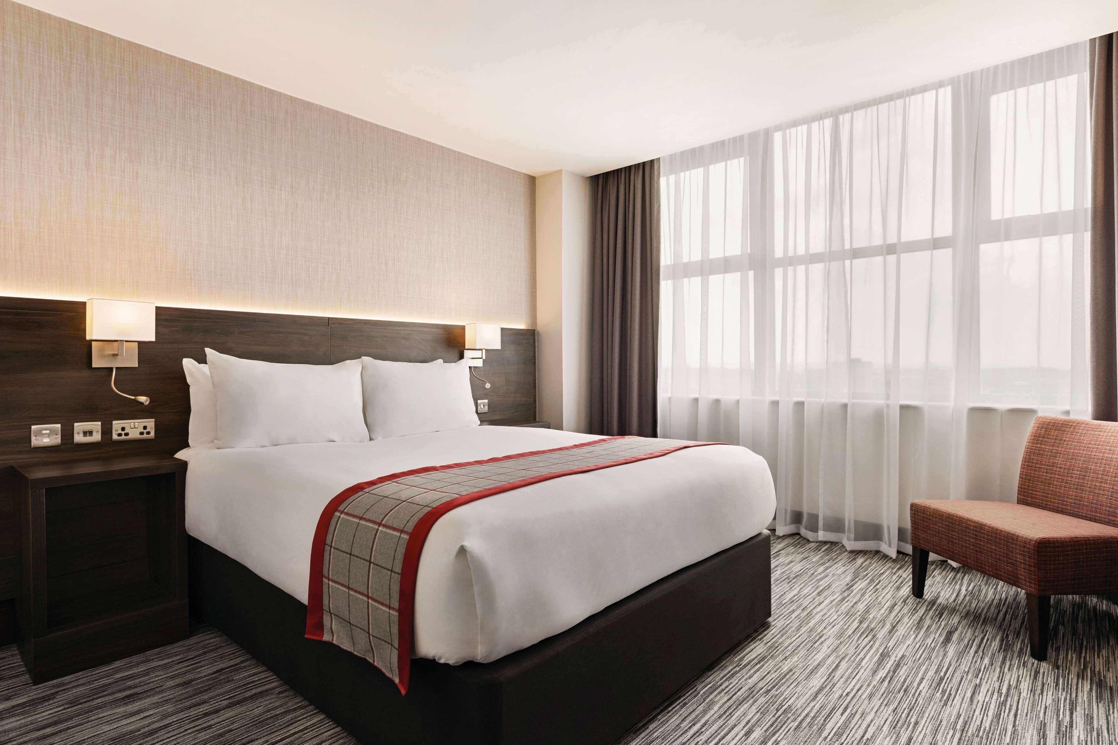 Ramada By Wyndham Leeds East Ξενοδοχείο Εξωτερικό φωτογραφία